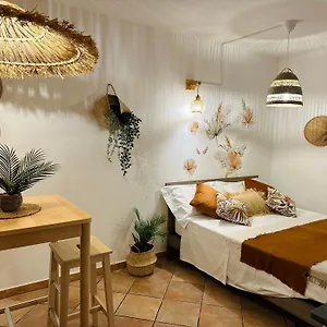 https://maras-home.taorminaitalyhotels.com