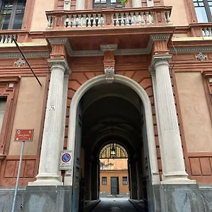 Appartamento Sicilian Vibes Flat In Palazzo Storico, Aeroporto di Catania Fontana Rossa
