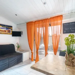 Casa vacanze Ciuri's Flat, Aeroporto di Catania Fontana Rossa